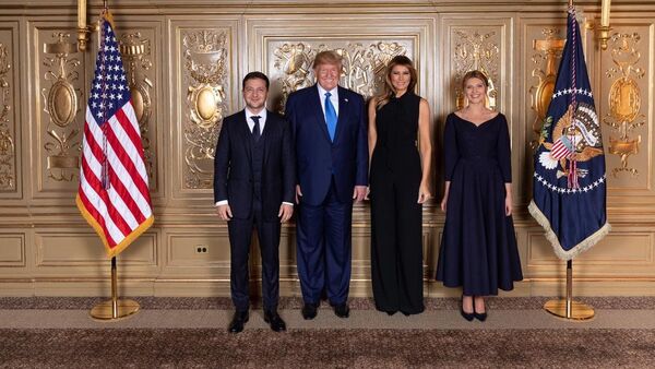 Президент США Дональд Трамп и президент Украины Владимир Зеленский с супругами - Sputnik Lietuva