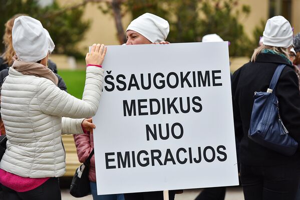 Vilniuje vyko vėžiu sergančių pacientų palaikymo akcija - Sputnik Lietuva