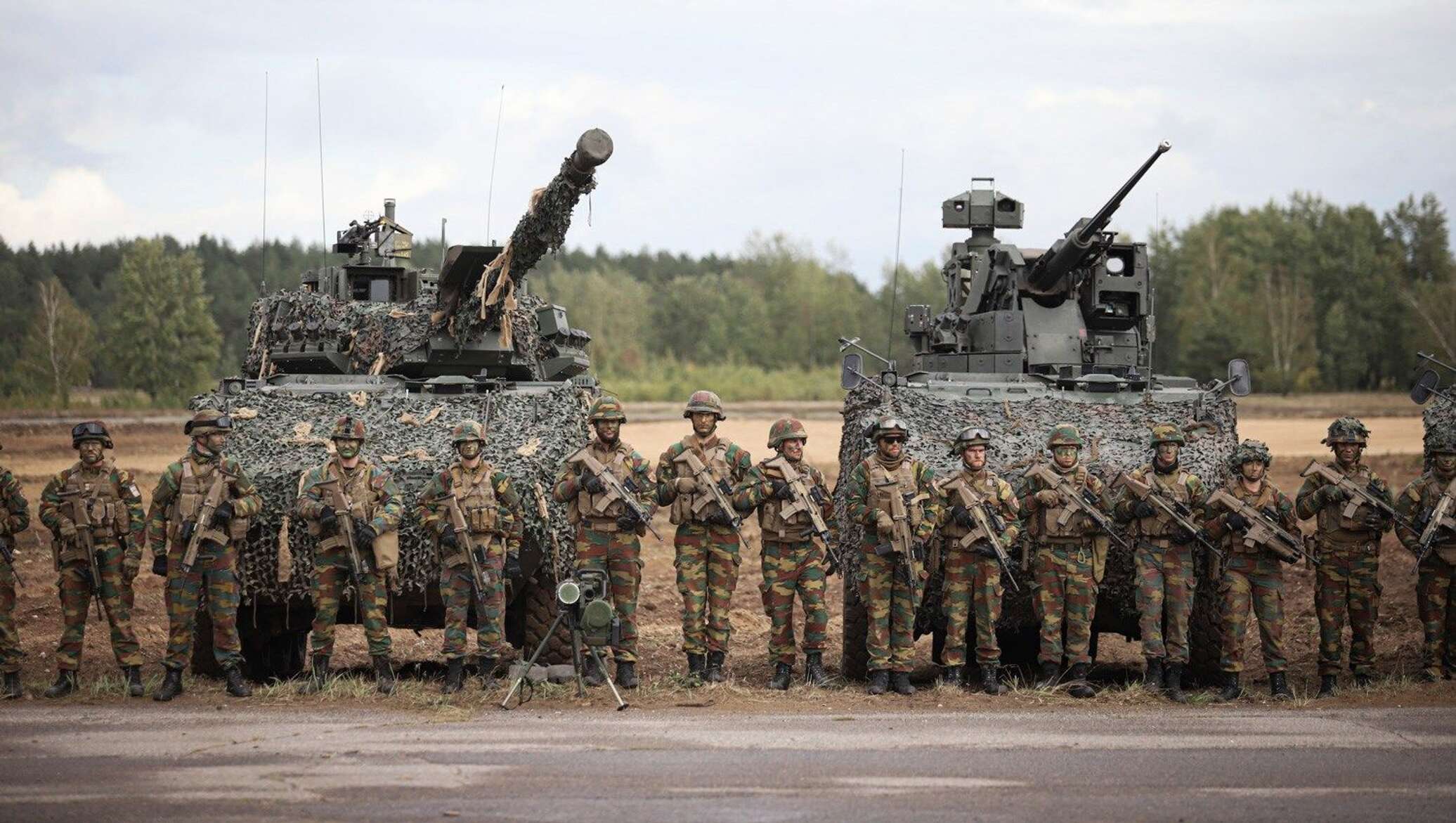 Беларусь стягивает войска к границе с украиной. Войска НАТО. Войска НАТО У границ Белоруссии.