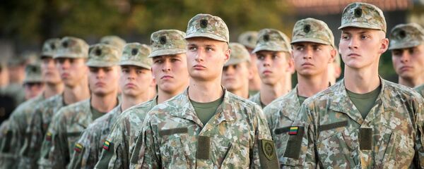 Литовская армия на марше, архивное фото - Sputnik Литва