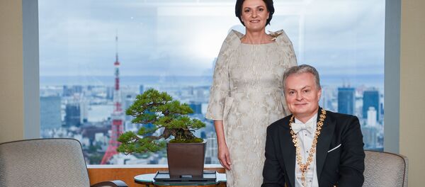 Lietuvos prezidentas Gitanas Nauseda ir jo žmona Diana Nausėdiene Japonijoje, nuotrauka iš įvykio vietos - Sputnik Lietuva