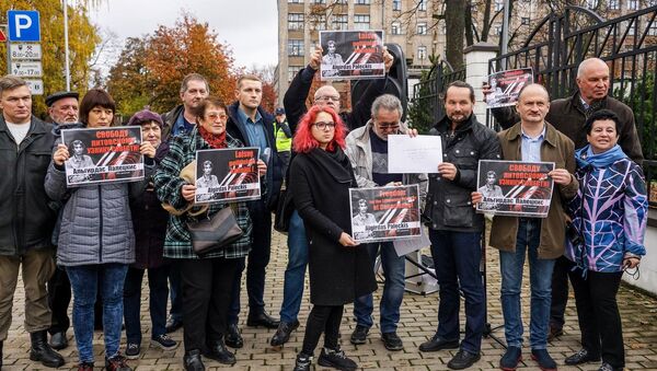 Своих не бросают: в Прибалтике прошли пикеты в защиту Палецкиса - Sputnik Литва