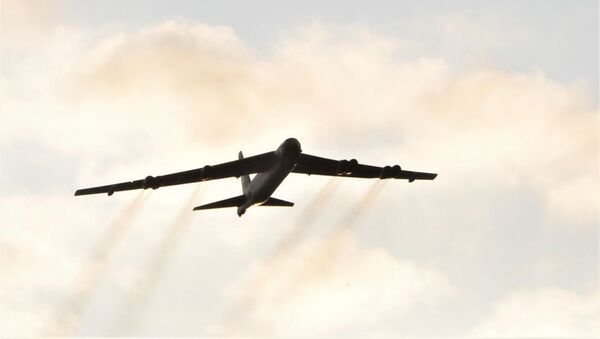 Стрельба бомбардировщиков B-52 ВВС США по целям на полигоне в Казлу-Руде - Sputnik Lietuva