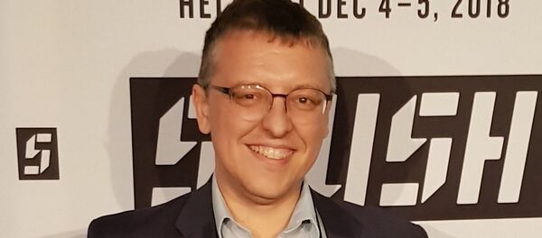 Общественный активист Дэги Караев Общественный активист Дэги Караев - Sputnik Литва