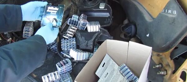 Baltarusis iš Lietuvos vežė 1500 peiliukų asmeniniam naudojimui Baltarusis iš Lietuvos vežė 1500 peiliukų asmeniniam naudojimui - Sputnik Lietuva