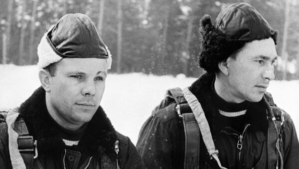 Космонавты-слушатели Юрий Гагарин (слева) и Павел Беляев - Sputnik Lietuva