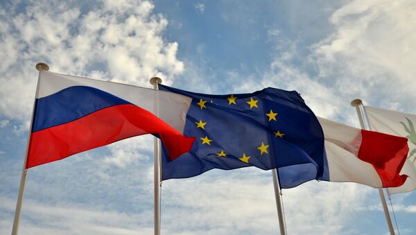 Флаги России, ЕС и Франции на набережной Ниццы - Sputnik Lietuva