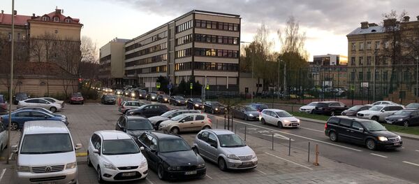 Дорога в Вильнюсе с автомобилями, архивное фото Дорога в Вильнюсе с автомобилями, архивное фото - Sputnik Lietuva