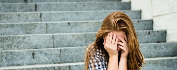 Девушка в депрессии, архивное фото - Sputnik Литва
