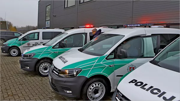 Policijos automobilių parkas pasipildė dar 128 naujais automobiliais Policijos automobilių parkas pasipildė dar 128 naujais automobiliais - Sputnik Lietuva