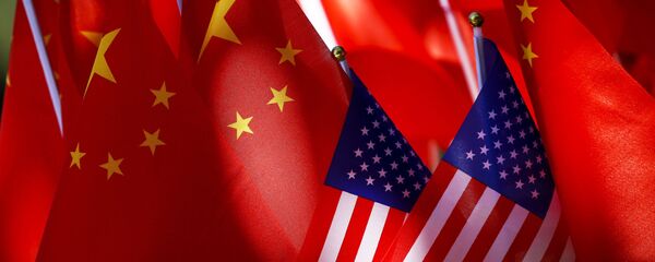 Флаги США и Китая, архивное фото - Sputnik Литва