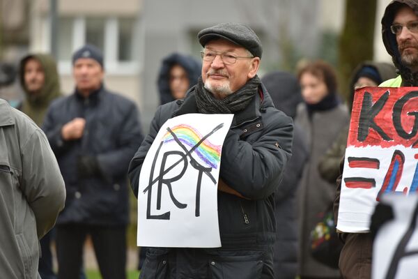 Митинг против пропаганды толерантности к однополым бракам на LRT - Sputnik Литва