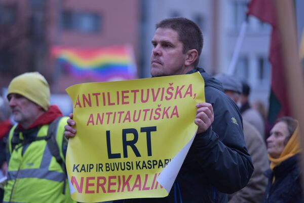 Митинг против пропаганды толерантности к однополым бракам на LRT - Sputnik Lietuva