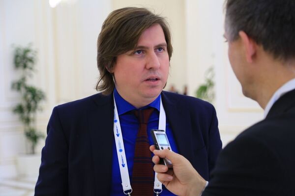 Литовцы вынуждены платить налог на независимость от РФ, заявил эксперт Литовцы вынуждены платить налог на независимость от РФ, заявил эксперт - Sputnik Литва