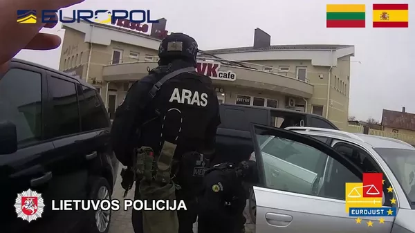 Policija demaskavo tarptautinio prostitucijos verslo organizatorius Policija demaskavo tarptautinio prostitucijos verslo organizatorius - Sputnik Lietuva