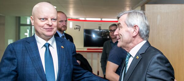 Премьер-министр Литвы Саулюс Сквернялис и спикер Сейма Викторас Пранцкетис, архивное фото - Sputnik Литва