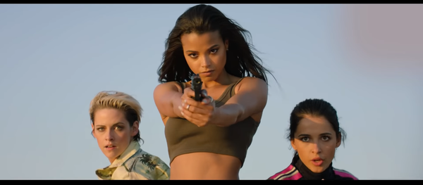 Ангелы Чарли, кадр из фильма - Sputnik Литва