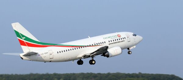 Пассажирский самолет Boeing-737-500 авиакомпании Татарстан  - Sputnik Литва