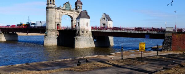Мост королевы Луизы — пограничный автомобильный мост через реку Неман, соединяющий Советск (Калининградская область Российской Федерации) и Панямуне (Литва), архивное фото - Sputnik Литва
