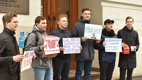 Акция протеста против министра сообщения Ярослава Наркевича в Вильнюсе - Sputnik Литва