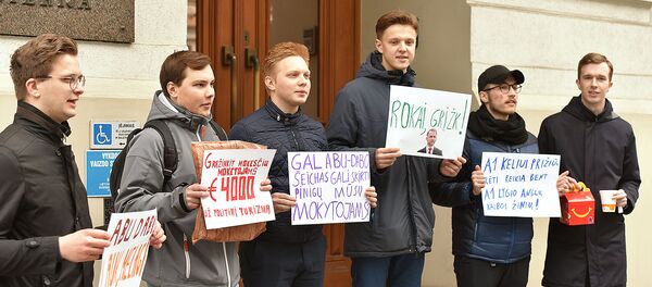 Акция протеста против министра сообщения Ярослава Наркевича в Вильнюсе - Sputnik Литва