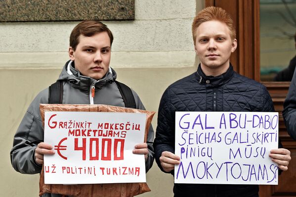 Акция протеста против министра сообщения Ярослава Наркевича в Вильнюсе - Sputnik Lietuva