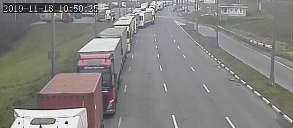 Пункт пропуска Каменный Лог, 18 ноября 2019 года - Sputnik Литва