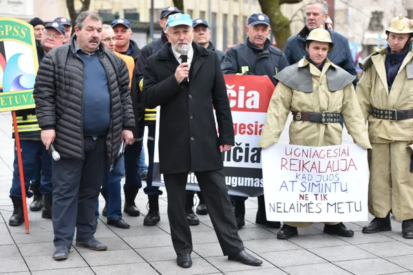 Vilniuje ugniagesiai reikalavo didesnių atlyginimų