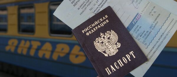 Поезд Янтарь Москва-Калининград, документы, позволяющие жителям Калининграда пересекать границу Литвы, архивное фото Поезд Янтарь Москва-Калининград, документы, позволяющие жителям Калининграда пересекать границу Литвы, архивное фото - Sputnik Lietuva