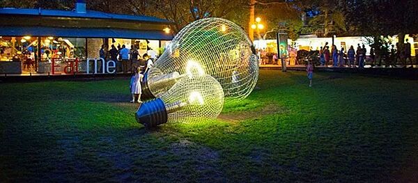 Paminklas Jaltoje Krymo energetiei blokadai Paminklas Jaltoje Krymo energetiei blokadai - Sputnik Lietuva