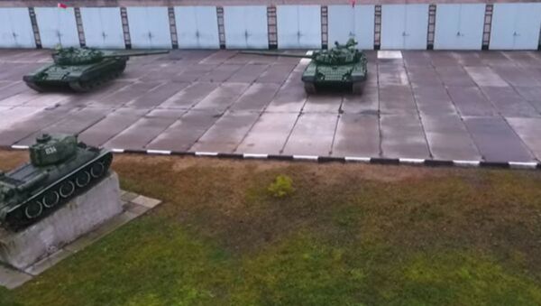 Baltarusijos tankistai išmokė T-72 šokti valsą - Sputnik Lietuva