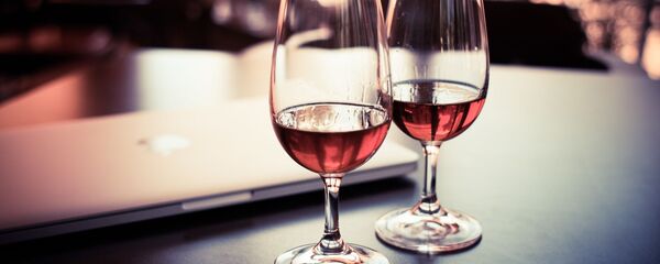 Напитки в бокалах, архивное фото - Sputnik Литва