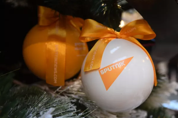 Sputnik Kalėdų eglutė Maskvoje kalba apie Naujųjų metų naujienas 33 kalbomis Sputnik Kalėdų eglutė Maskvoje kalba apie Naujųjų metų naujienas 33 kalbomis - Sputnik Lietuva