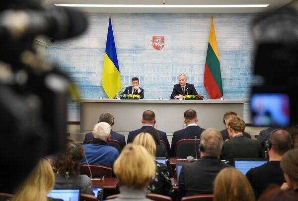 Президент Литвы дал совет Зеленскому перед встречей в нормандском формате - Sputnik Литва