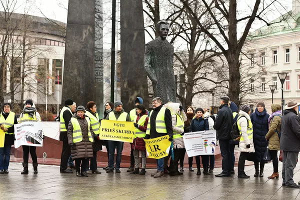 Акция протеста учителей в Вильнюсе Акция протеста учителей в Вильнюсе