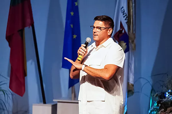 Be jo Lietuvoje bus ne taip linksma: mirė garsus humoristas Vitalijus Cololo Be jo Lietuvoje bus ne taip linksma: mirė garsus humoristas Vitalijus Cololo - Sputnik Lietuva