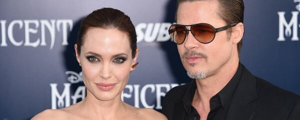 Актеры Анджелина Джоли и Бред Питт - Sputnik Литва