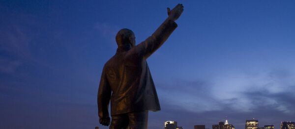 Статуя Ленина на крыше здания в Нью-Йорке - Sputnik Литва