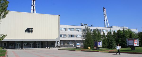 Главный вход и трубы двух реакторов ИАЭС, архивное фото - Sputnik Литва