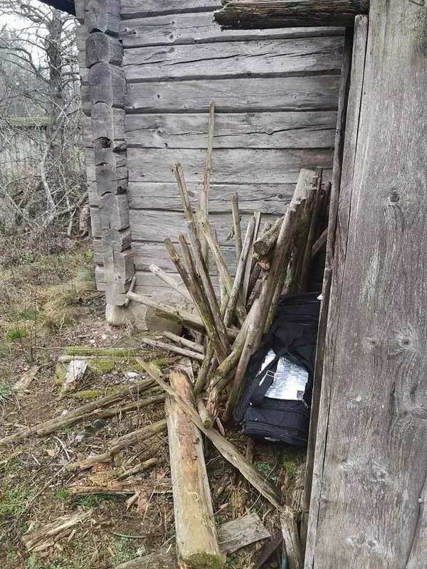 Lietuvoje baltarusis įmetė į šulinį kontrabandines cigaretes, bandydamas jų atsikratyti Lietuvoje baltarusis įmetė į šulinį kontrabandines cigaretes, bandydamas jų atsikratyti - Sputnik Lietuva