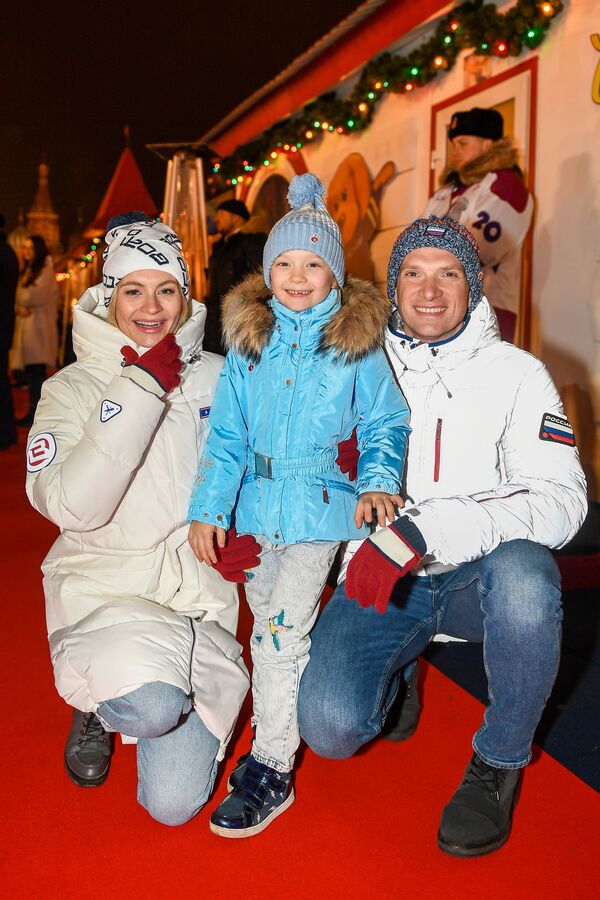 Сказка на льду: на Красной площади в Москве открылся ГУМ-каток - Sputnik Литва