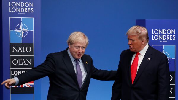 Премьер Великобритании Борис Джонсон и президент США Дональд Трамп, 4 декабря 2019 года - Sputnik Литва