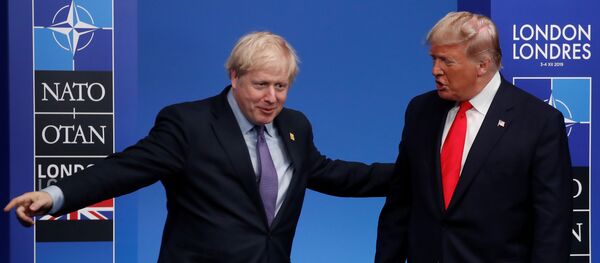 Премьер Великобритании Борис Джонсон и президент США Дональд Трамп, 4 декабря 2019 года - Sputnik Литва