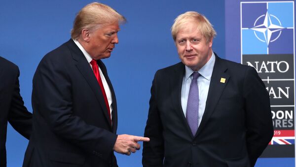 Премьер Великобритании Борис Джонсон и президент США Дональд Трамп, 4 декабря 2019 года - Sputnik Литва