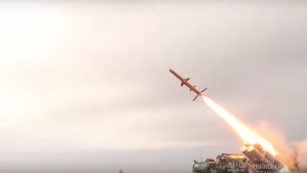 Видео пуска угрожающей Крымскому мосту украинской ракеты - Sputnik Литва