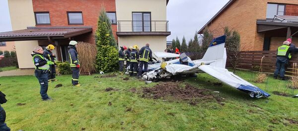 В пригороде Каунаса упал самолет - Sputnik Литва