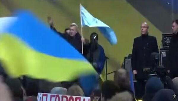 Экс-президент Украины Петра Порошенко забросали яйцами на митинге в Киеве - Sputnik Литва
