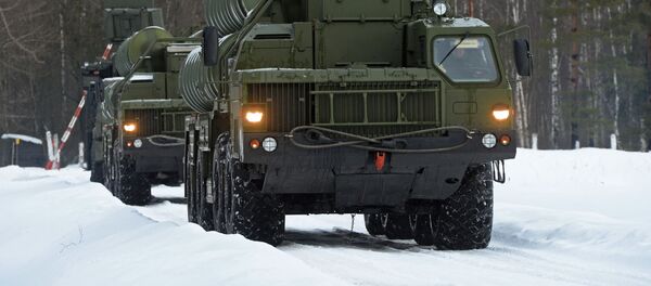 Пусковые установки зенитной ракетной системы С-400 Триумф, архивное фото - Sputnik Литва