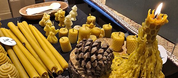 Dovanos kiekvienam: Vilniuje surengta šventinė mugė Dovanos kiekvienam: Vilniuje surengta šventinė mugė - Sputnik Lietuva