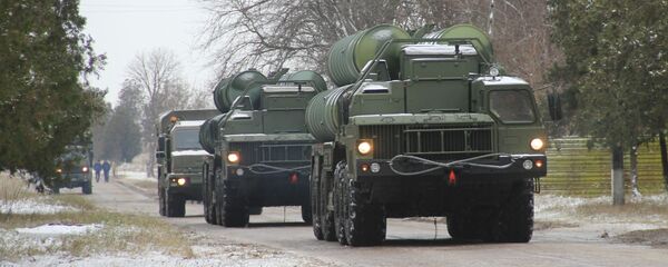 Дивизион зенитной ракетной системы (ЗРС) С-400 Триумф, архивное фото - Sputnik Lietuva